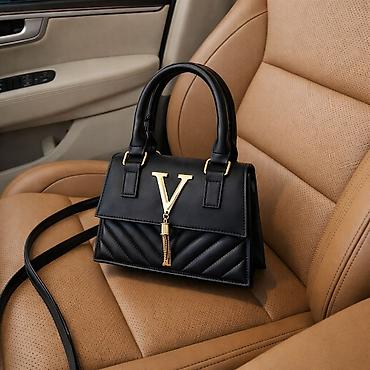 Клатчи: Белая женская сумка-клатч с геометрической стёжкой и декоративной — 18