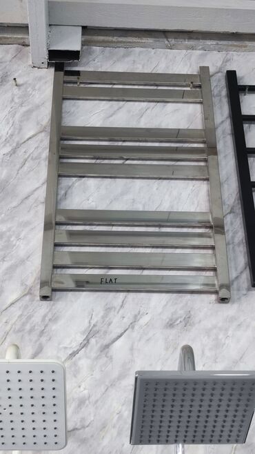 hamam vannasi azerbaycanda: FLAT brendindən olan bu isti dəsmal qurutma radiatoru, hamam otaqları
