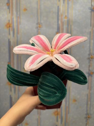 gül buketleri 2019: Məhsul: Məftil-pompon (pipe cleaner) materialından hazırlanmış əl işi — 2
