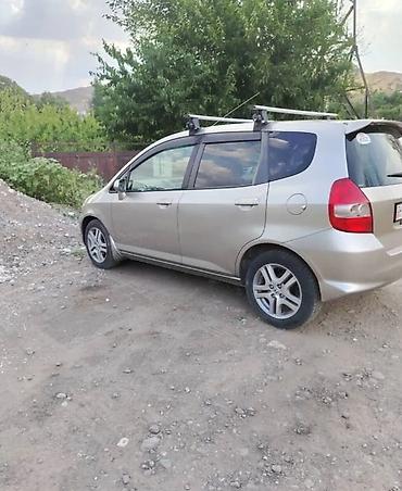 бензин сатылат: Honda Fit: 2003 г., 1.5 л, Автомат, Бензин, Хетчбек — 2