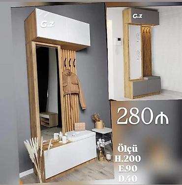hacar desti: Qonaq dəhlizi üçün modern paltar asqısı və güzgülü konsol dəsti. - — 1