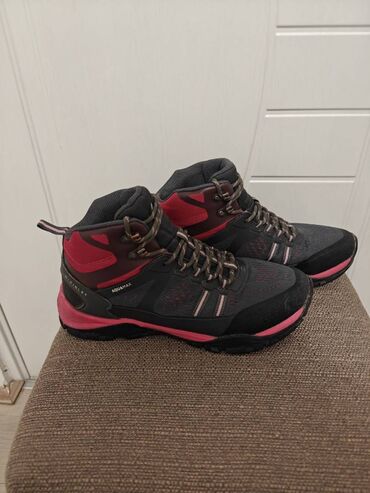 Čizme: Čizme, 39 na lalafo.rs — 1 Čizme: Čizme, 39 — 1