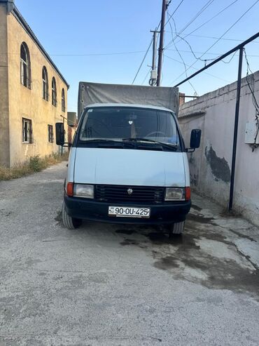 tır maşın: GAZ brendinə məxsus, tentli yük maşını. Yükdaşıma və müxtəlif