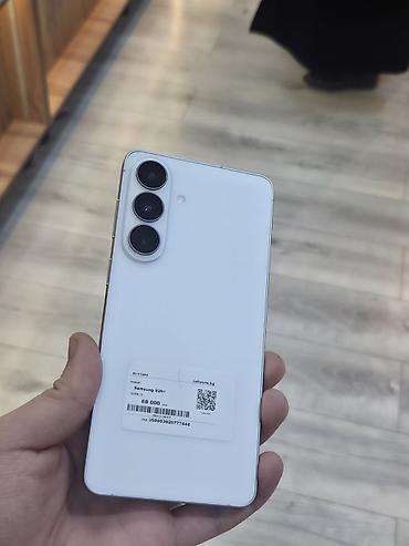 ачки с камерой: Samsung Galaxy S25+, Б/у, 256 ГБ, цвет - Белый, В рассрочку — 1