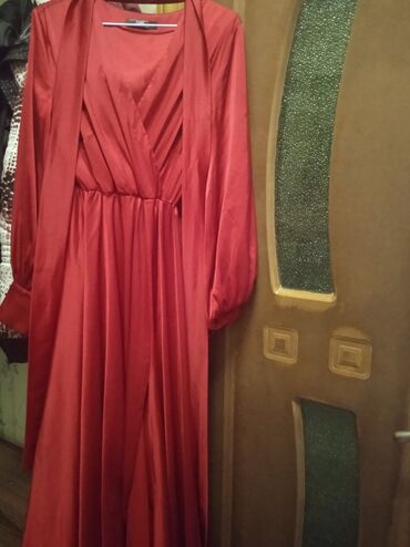 шикарное вечернее красное платье: Вечернее платье, А-силуэт, Длинная модель, Шелк, С рукавами, M (EU 38), L (EU 40), XL (EU 42)