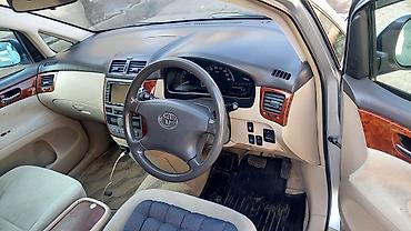 Toyota: Toyota Ipsum: 2001 г., 2.4 л, Автомат, Бензин, Минивэн — 5