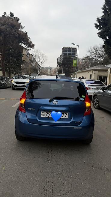 Nissan: Nissan Note hatchback – mavi rəngdə, şəhər üçün kompakt və qənaətcil — 6