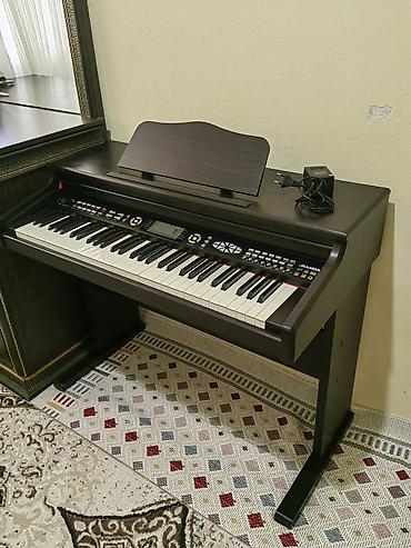 ronisch piano: Rəqəmsal pianino – stendli kabinet korpusda, tünd ağac teksturalı — 5