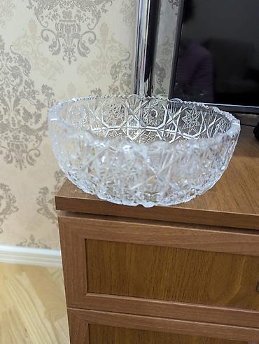 Kəsimli şüşə/bohem tipli kristal qab - Material: qalın, şəffaf lalafo.az -da Kəsimli şüşə/bohem tipli kristal qab - Material: qalın, şəffaf