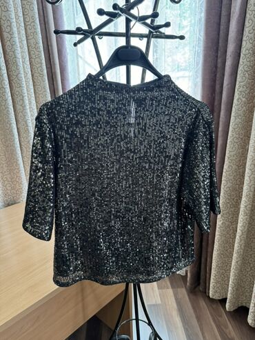 как заказать секонд хенд из европы: Элегантный женский топ H&M, полностью покрытый черными блестящими