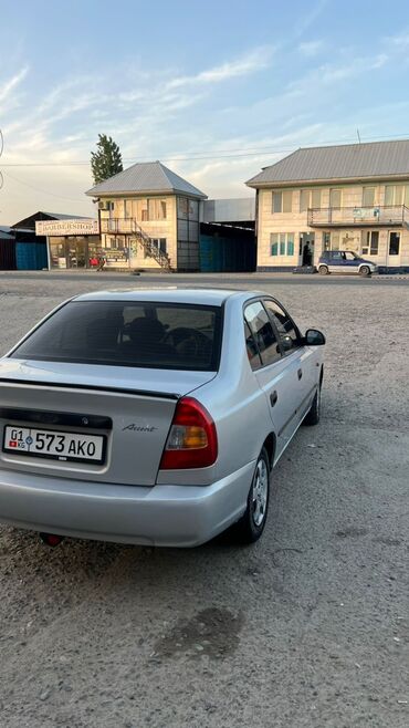 Hyundai: Hyundai Accent: 2011 г., 1.5 л, Механика, Бензин, Седан