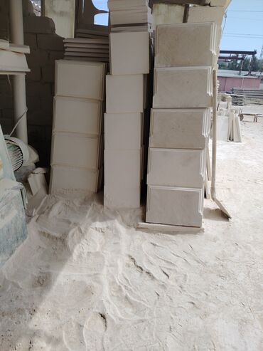 Dekorativ daşlar: Hər qiymete təbii aglay daşlar 3 Azn den başlayan qiymətlərlə Təbii — 4