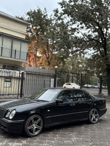 машина женская: Mercedes-Benz E-Class: 1999 г., 4.3 л, Автомат, Бензин, Седан