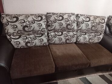 продам кожаный диван бу: Түз диван, түсү - Күрөң, Колдонулган