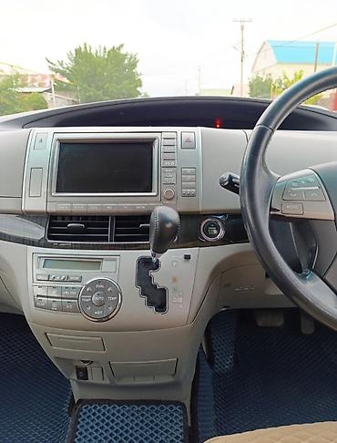 Другие детали салона: Toyota Estima (правый руль), салон и передняя часть. Основные — 2