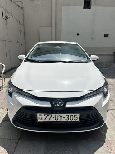 taksi sirketi: Günlük, Toyota, Depozitlə, Qalmamaq şərti ilə