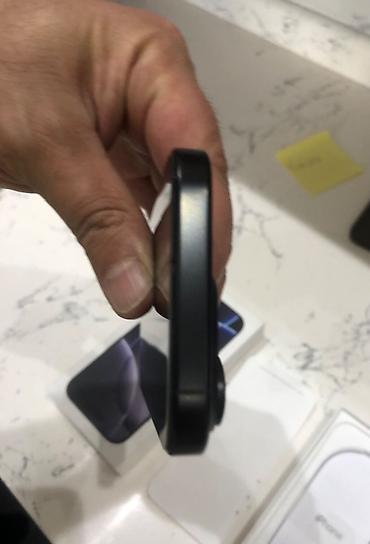 Apple iPhone: IPhone 16 Pro, 128 GB, Black Titanium, Zəmanət — 3