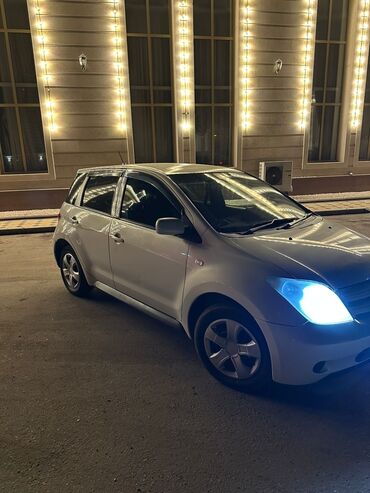 минивэн тойота 7 мест левый руль: Toyota ist: 2002 г., Автомат, Бензин, Хэтчбэк