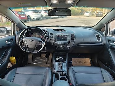 sideniya: Kia K3: 1.6 l | 2017 il Sedan — 10
