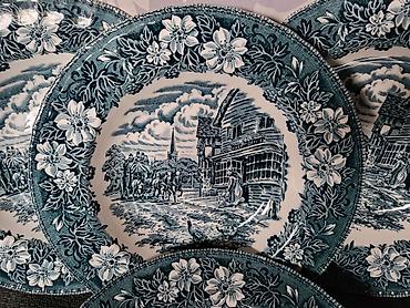 stari kredenac prodaja: Engleski tanjiri Royal Tudor Ware iz 70ih godina. Duboki engleski — 7