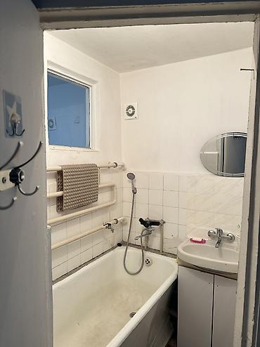 4 ком: 3 комнаты, 49 м², 103 серия, 1 этаж, Косметический ремонт — 5