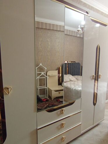 Açılan, 4 qapılı Düz dolab, Şifonyer