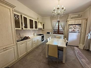 Продажа коттеджей и домов: Район Ташрабат Матросова/Медерова 3 уровневый особняк 📍 р-н — 2