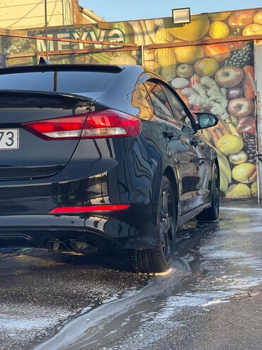 Hyundai: Hyundai Elantra: 0.2 l | 2017 il Sedan — 6