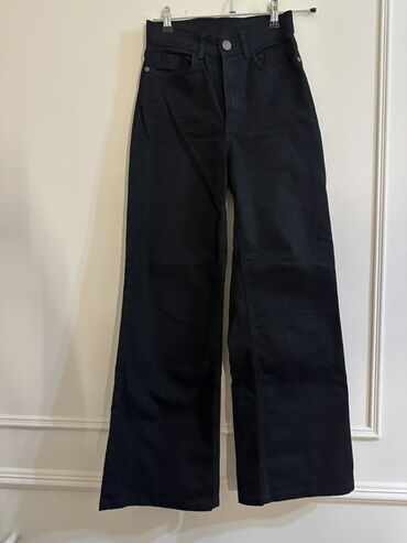 Digər qadın geyimləri: Qadın şalvarı – qara rəng, hündür bel, geniş paça (wide-leg), S ölçü