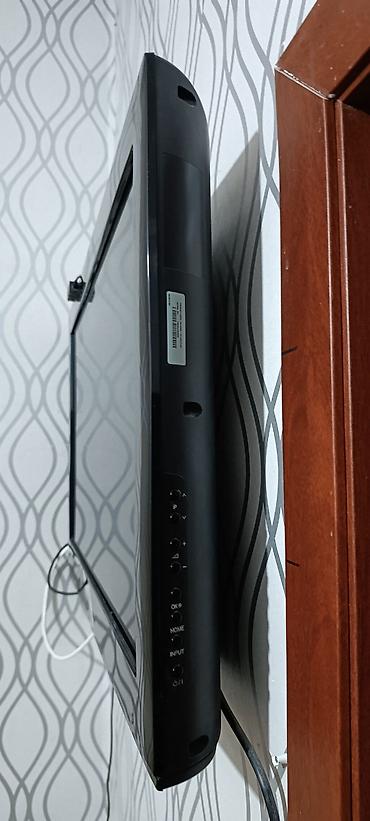 televizor asilqani: LG LCD televizor – divar asılqanı ilə - Ekran: təxminən 32" LCD — 2