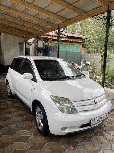 таёта ист: Toyota ist: 2004 г., 1.3 л, Автомат, Бензин, Хэтчбэк