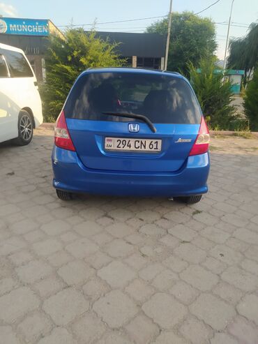 авто бу в рассрочку: Honda Jazz: 2006 г., 1.3 л, Механика, Бензин, Седан