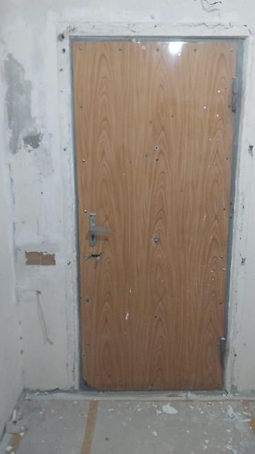 qap qara şəkil: Dəmir giriş qapısı – ikiüzlü - Material: metal karkaslı, - Xarici — 2