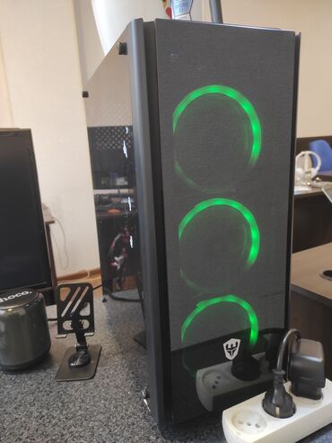 Masaüstü kompüterlər və iş stansiyaları: Masaüstü kompüter – oyun və gündəlik istifadə üçün hazır sistem Əsas — 12