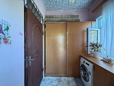 binede: 2sot bir həyətin içində təcili 2ev satılır. şəxsi əşyaların bəzilər — 5