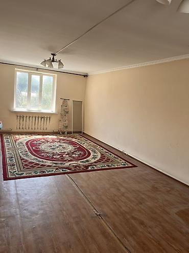 Продажа коттеджей и домов: Продаётся жилой дом с участком и капитальным ограждением. Участок — 2