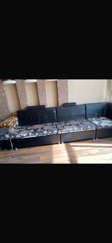 мягкая диван: Гарнитур для зала, Диван, цвет - Черный, Б/у