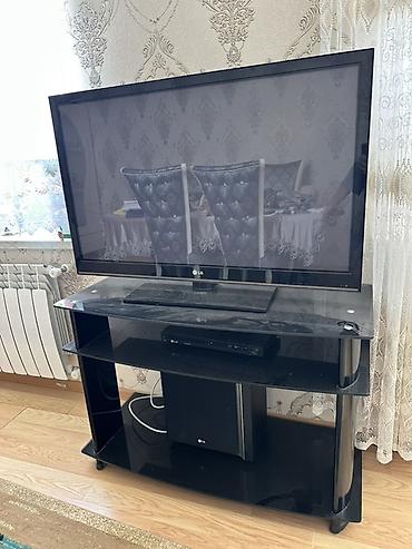 soba islenmis: Şüşə və metal televizor stendi Məhsul tərkibi: - LG ekran (təxmini — 1