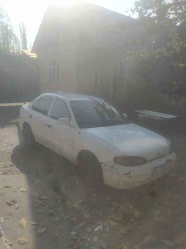 Hyundai: Hyundai Accent: 1995 г., 1.3 л, Механика, Бензин, Седан