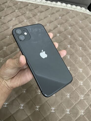 Apple iPhone: IPhone 11, Б/у, 128 ГБ, Jet Black, Коробка, 87 %