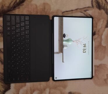 ikinci el planşetler: Honor Magic Pad 2 planşeti satılır. 2 ay öncə alınıb, az işlənib və