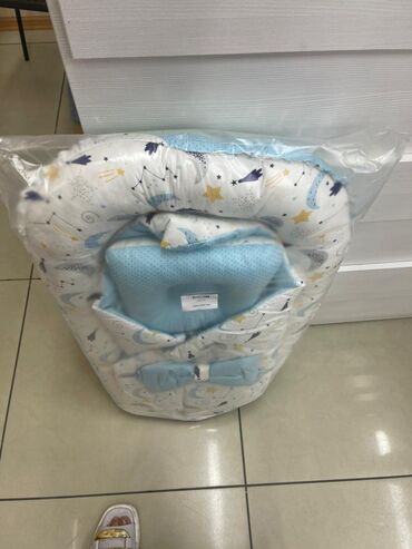подушка для детей: Продаю гнездышка кокон почти новый подушки нет только покупали в
