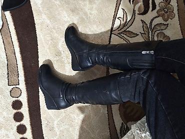 Өтүктөр: Женские сапоги из черной натуральной кожи на скрытой танкетке. размер — 2
