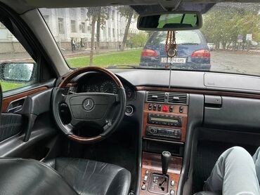 Mercedes-Benz: Mercedes-Benz E-Class: 1998 г., 3.2 л, Автомат, Бензин, Седан