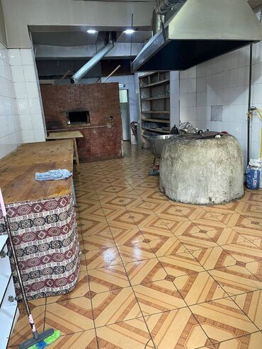 Digər kommersiya daşınmaz əmlakı: Obyekt icarəyə verilir. Nermanov metrosunun yanında 100 kv tam esyalı — 10