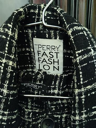 ağ kostyum: Perry Fast Fashion iki hissəli qadın kostyumu çatdırılma 2AZN+ - — 2