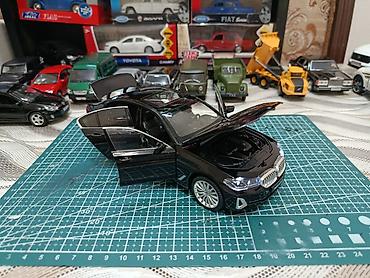 dvd disk: BMW 530Li G30. die-cast model avtomobil - Miqyas: təxmini 1:24 — 6