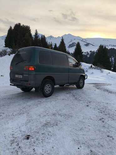 mitsubishi пикап: Mitsubishi Delica: 1995 г., 2.4 л, Автомат, Бензин, Внедорожник