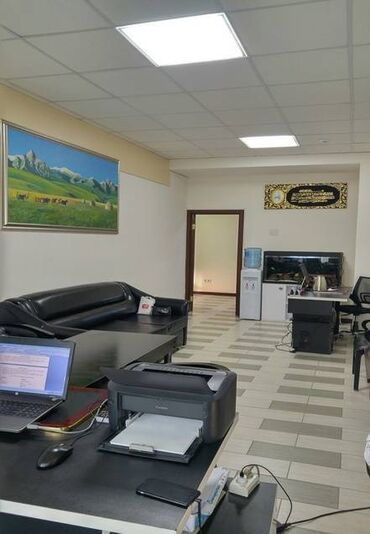 офисное помещение ош: Продаю Офис 300 м², С ремонтом, Многоэтажное здание, 3 этаж