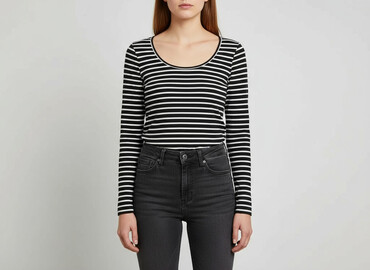 czarne t shirty basic: Basic, Жіноча блуза, розмір M